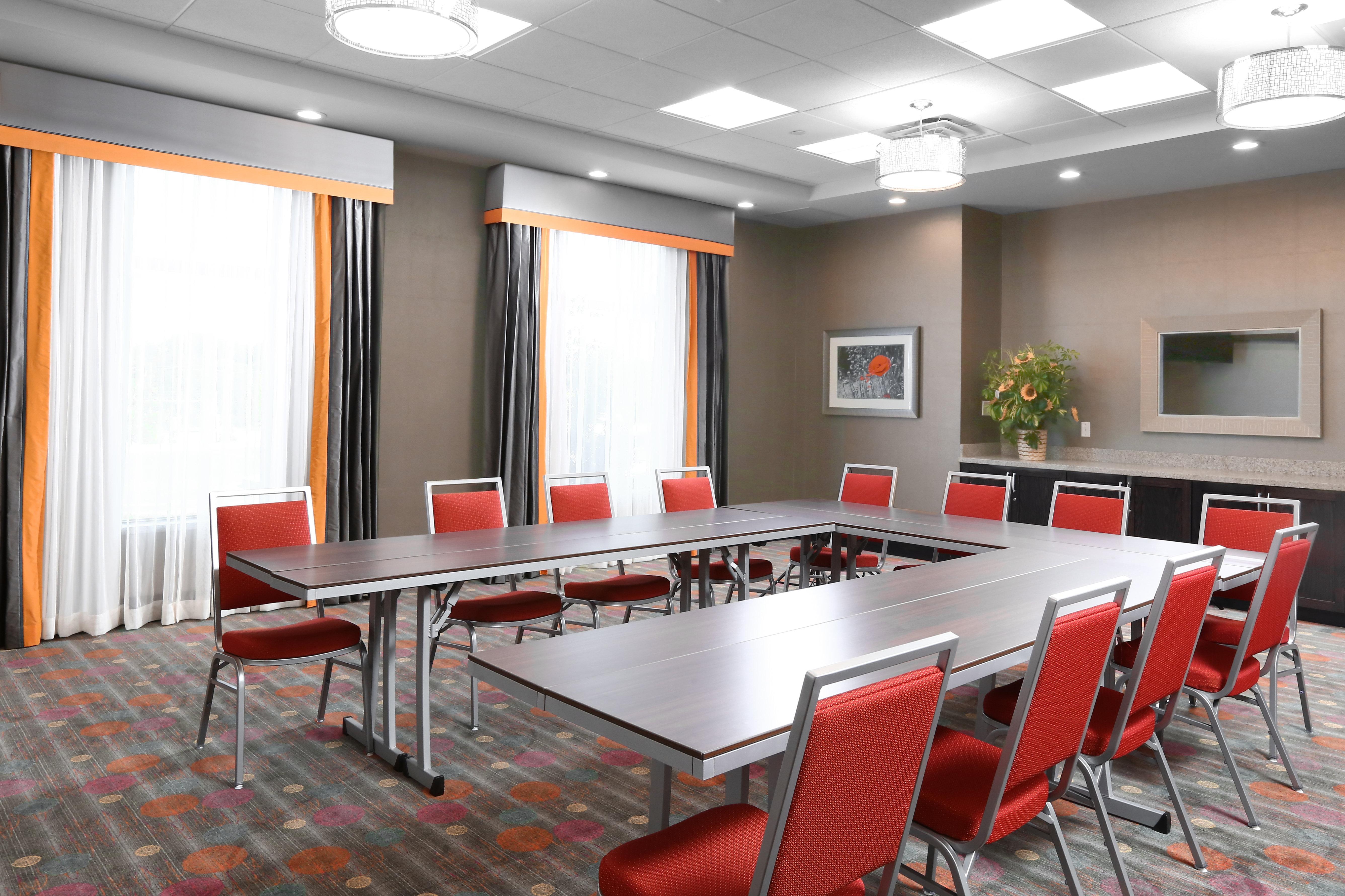 Holiday Inn Express Moline - Quad Cities Area By Ihg Exterior photo
