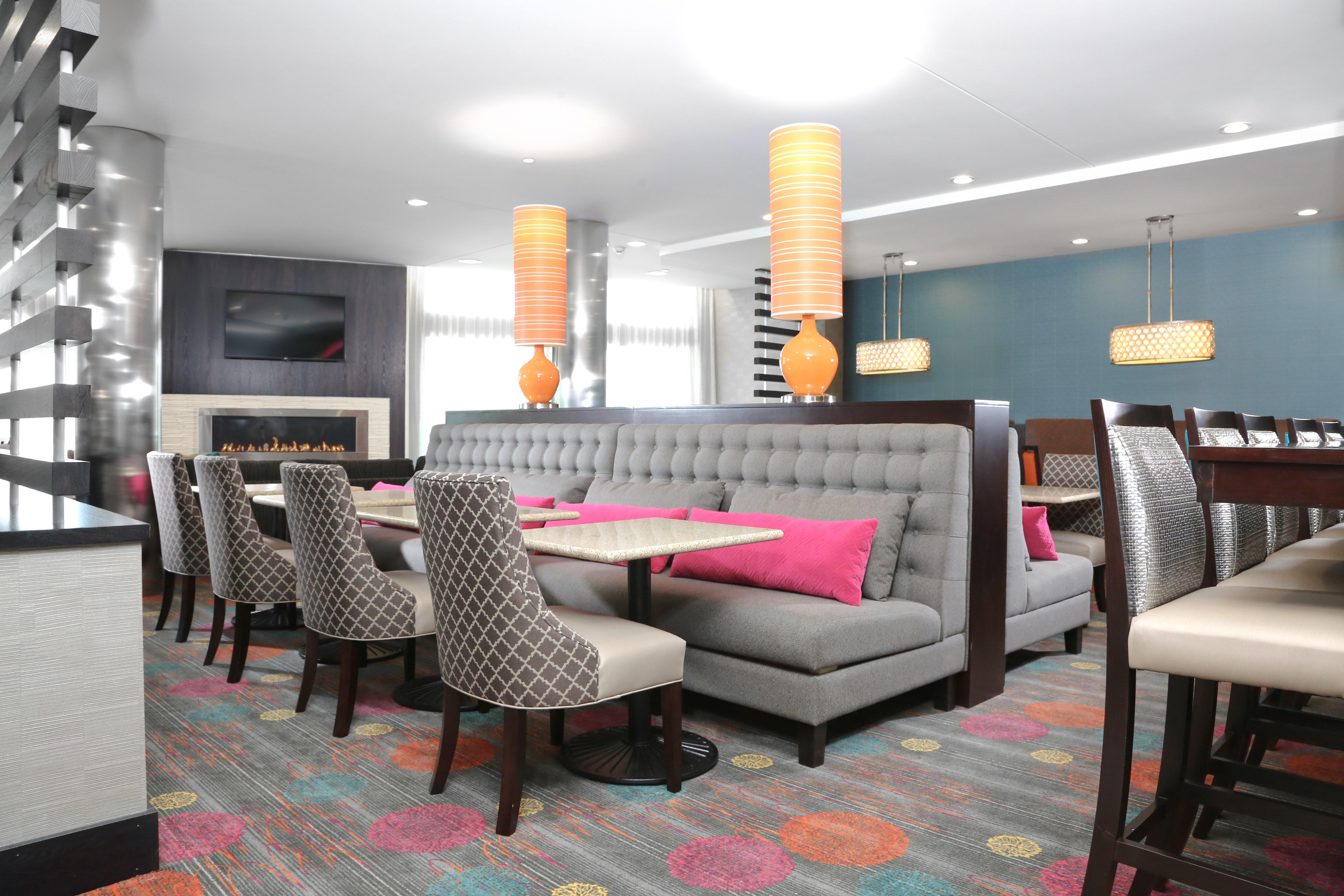 Holiday Inn Express Moline - Quad Cities Area By Ihg Exterior photo