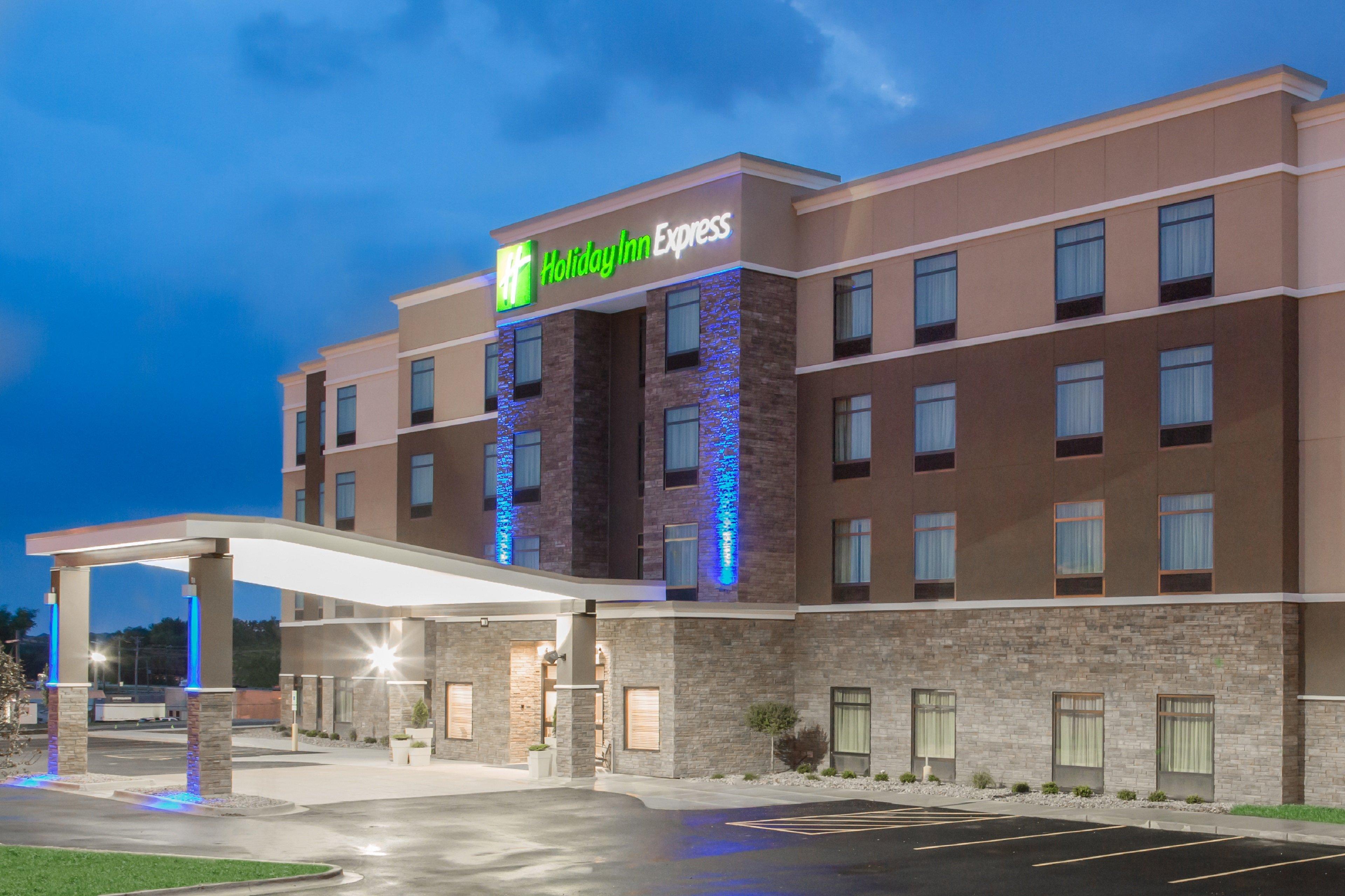 Holiday Inn Express Moline - Quad Cities Area By Ihg Exterior photo